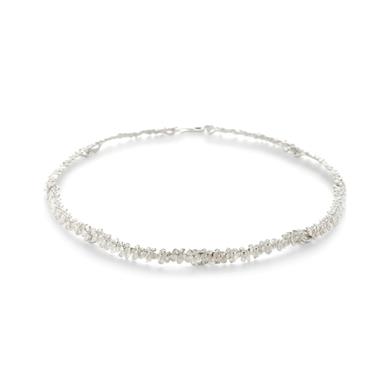 collier en argent avec des fleurs